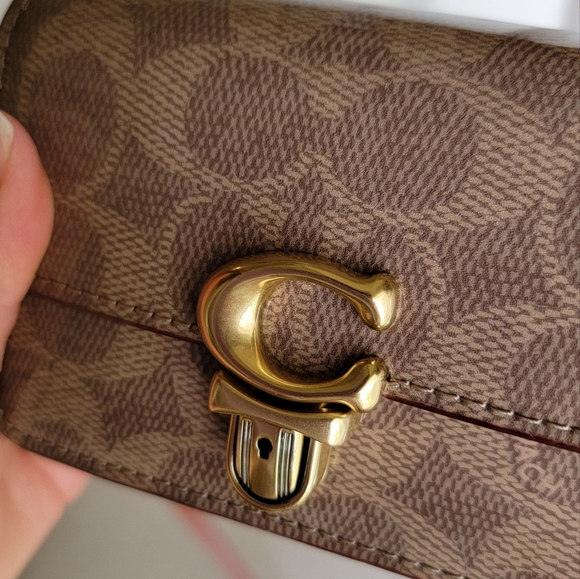 Coach Studio 12 Signature Canvas - Picture 13 of 16